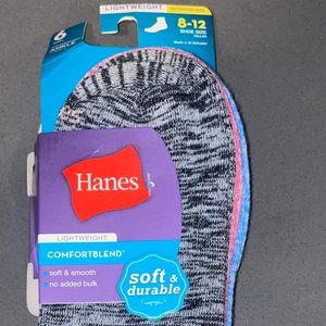 Hanes® Women's Extended size ankle socks.